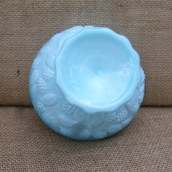 Vintage Fostoria Blue Milk Glass Berry Bowl - Picture 7 of 16